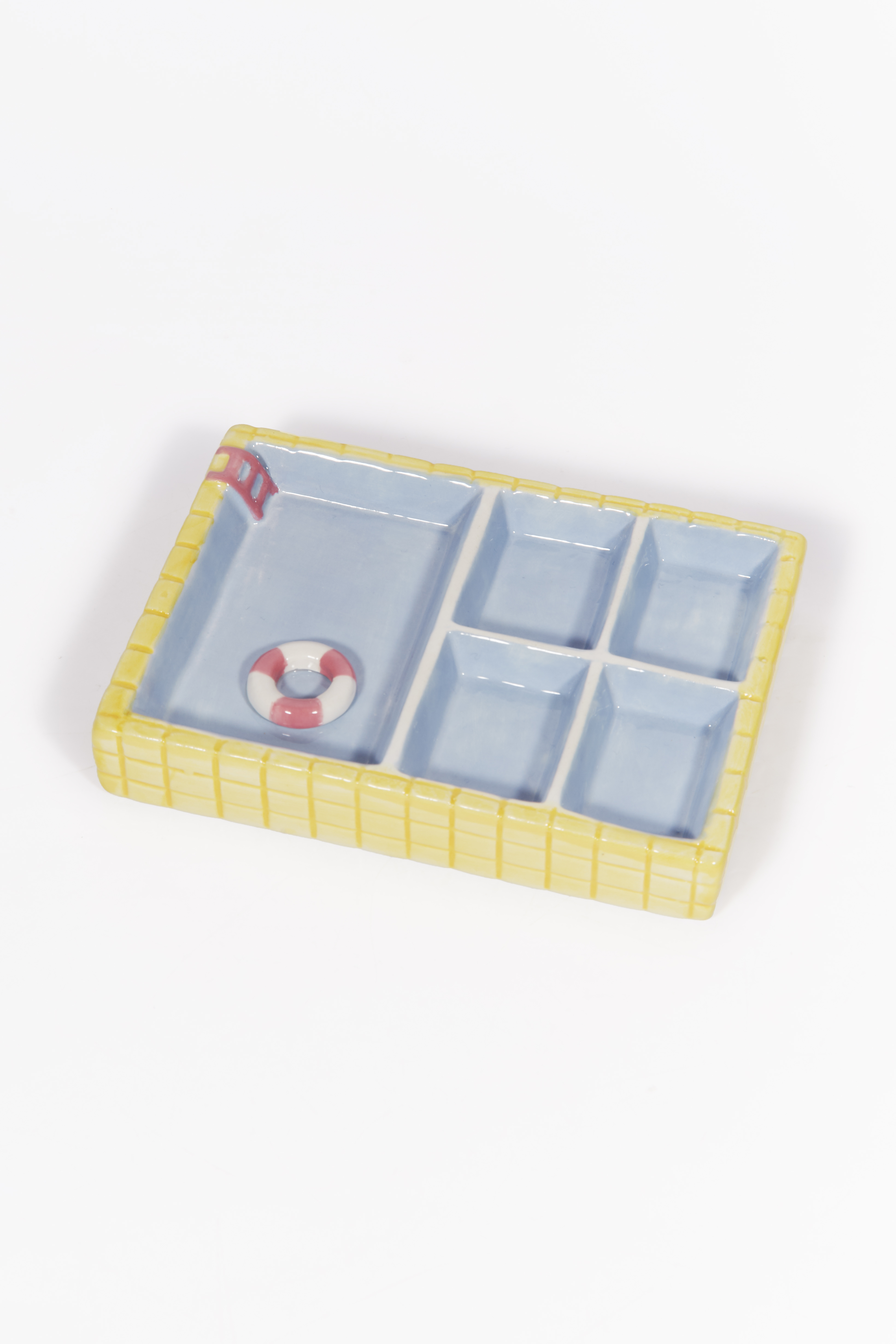 Pool ashtray