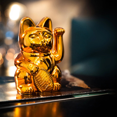 Lucky Cat Cosmic Edition Mars - Shiny Copper 8,5 x 10,5 x 15 cm-2 Lucky Cat Cosmic Edition Mars - Shiny Copper 8,5 x 10,5 x 15 cm-2