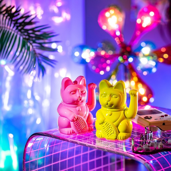 Lucky Cat - Glossy Yellow 8,5 x 10,5 x 15 cm - 1 Lucky Cat - Glossy Yellow 8,5 x 10,5 x 15 cm - 1