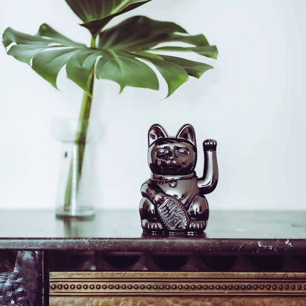 Τυχερή Γάτα Maneki Neko DONKEY σε Γυαλιστερό Μαύρο, 15 cm - 1 Τυχερή Γάτα Maneki Neko DONKEY σε Γυαλιστερό Μαύρο, 15 cm - 1