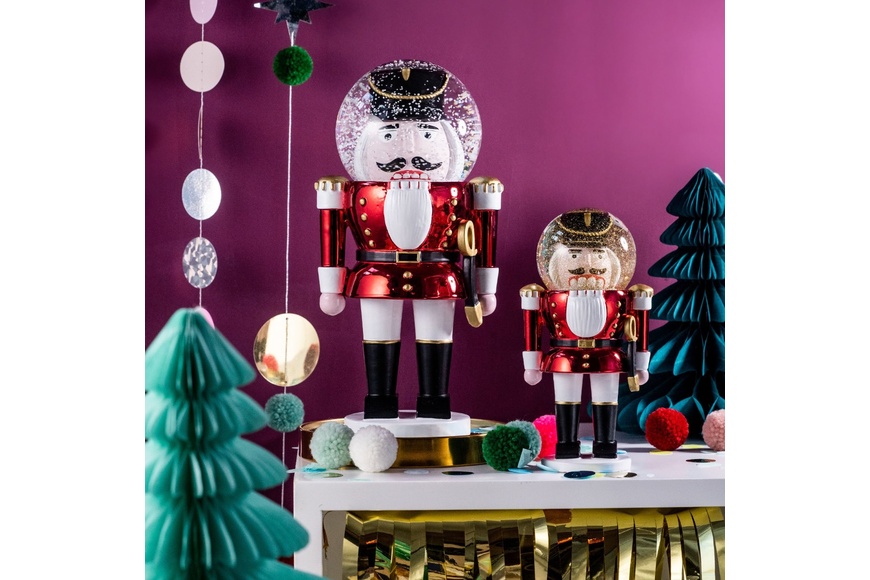 Snowglobe Nutcracker Red, 25 cm - The Giant Shiny - 1 Snowglobe Nutcracker Red, 25 cm - The Giant Shiny - 1