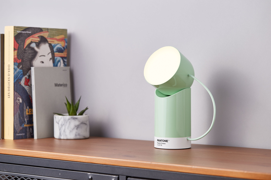 Lexon x Pantone | Portable LED lamp with moving head - Pastel Green - 1 Lexon x Pantone | Portable LED lamp with moving head - Pastel Green - 1