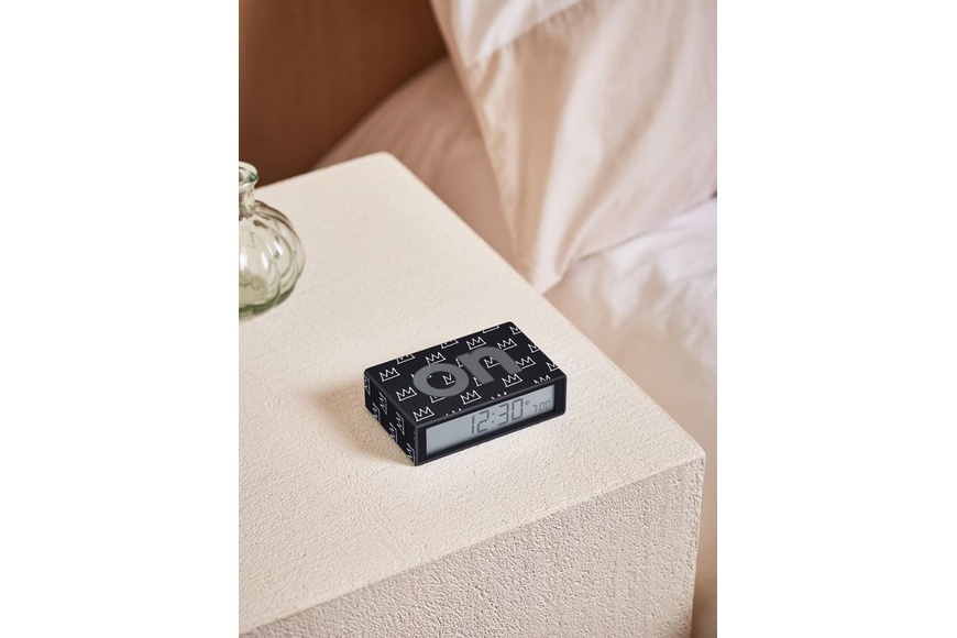 Lexon x Jean-Michel Basquiat | Reversible Alarm Clock FLIP+ - Crown Black - 1 Lexon x Jean-Michel Basquiat | Reversible Alarm Clock FLIP+ - Crown Black - 1